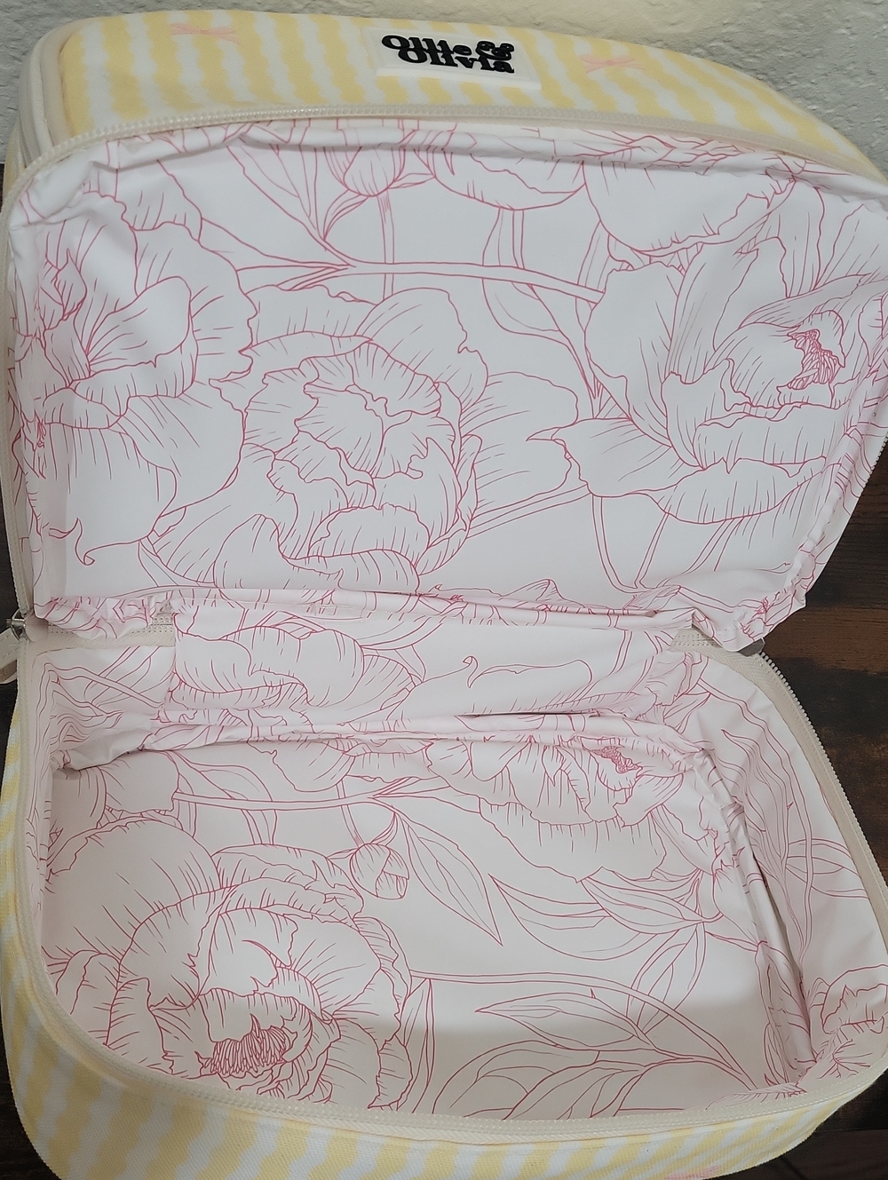 Ollie & Olivia Pink Bow & Yellow Stripe Lunch Bag Like New Cosmetic Bag - Picture 5 of 7